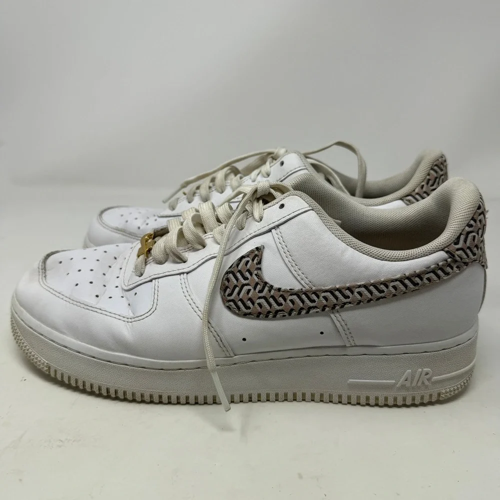 Nike Air Force 1 07 SE Women 10 White Sanddrift Geometric DZ2709-100 EUC